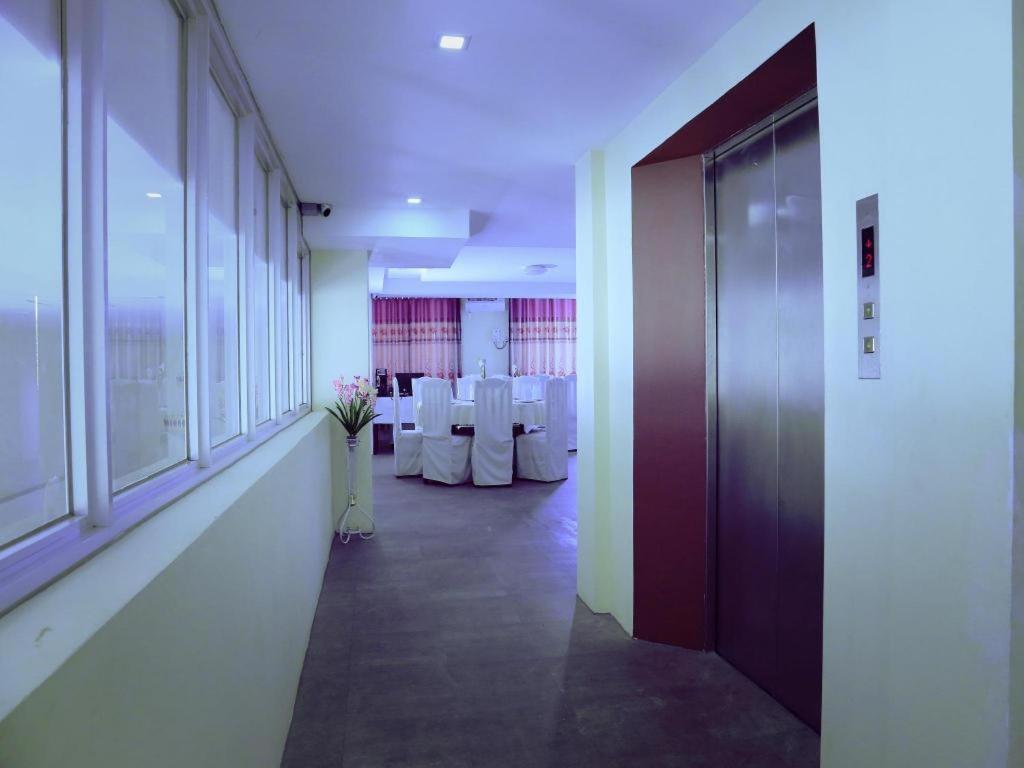 โรงแรมคิงแอนด์ควีน โมนยวา ภายนอก รูปภาพ