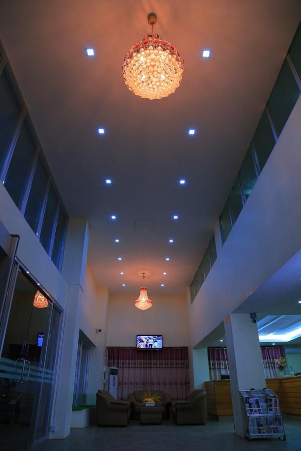 โรงแรมคิงแอนด์ควีน โมนยวา ภายนอก รูปภาพ